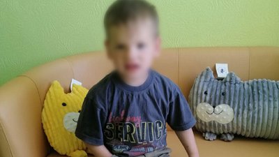 У Маріуполі жінка залишила малолітню дитину на сусідку та зникла