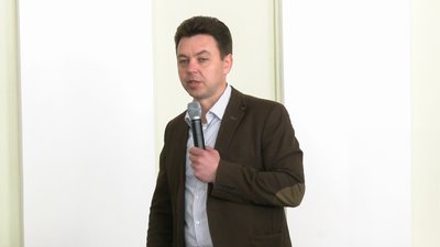 Начальник управління освіти Чернігівської міської ради Василь Білогура Начальник управління освіти Чернігівської міської ради Василь Білогура