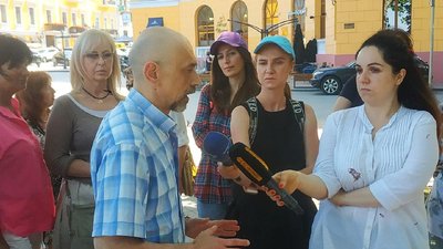 “Час прохань вже минув”: в Одесі відбулась акція на підтримку Петра Порошенка