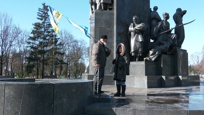 “Ходитиму з прапорами, поки не повернеться Крим”: одиночні пікети кримського татарина у Харкові “Ходитиму з прапорами, поки не повернеться Крим”: одиночні пікети кримського татарина у Харкові