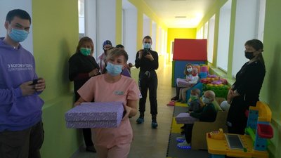 У Луцьку волонтери підготували подарунки маленьким пацієнтам з онкогематологічного відділення У Луцьку волонтери підготували подарунки маленьким пацієнтам з онкогематологічного відділення