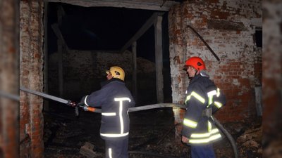 Рятувальники на місці пожежі