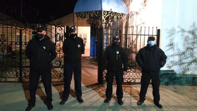 30 тисяч херсонців прийшли вночі до церков у Великдень - поліція