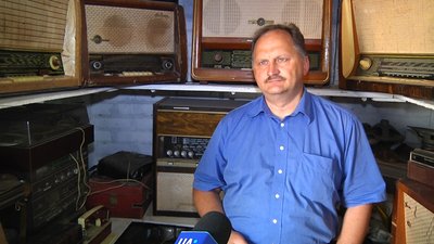 На Житомирщині колекціонер п'ять років збирає старі приймачі, радіоли та магнітофони На Житомирщині колекціонер п'ять років збирає старі приймачі, радіоли та магнітофони