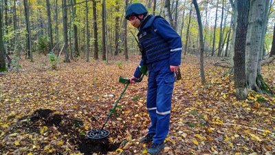 На Прикарпатті піротехніки знищили міни, артснаряди та ручні гранати На Прикарпатті піротехніки знищили міни, артснаряди та ручні гранати