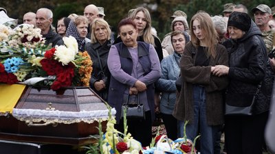 В Ужгороді попрощалися із загиблими захисниками — Юрієм Бачкаєм та Олександром Дзуринцем В Ужгороді попрощалися із загиблими захисниками — Юрієм Бачкаєм та Олександром Дзуринцем