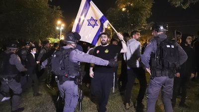У Єрусалимі сталися сутички між палестинцями та євреями, постраждали десятки людей У Єрусалимі сталися сутички між палестинцями та євреями, постраждали десятки людей
