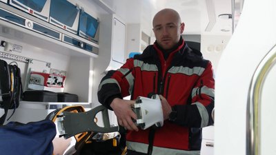 Поляки подарували прикарпатським медикам автомобіль швидкої допомоги вартістю 180 тис. доларів Поляки подарували прикарпатським медикам автомобіль швидкої допомоги вартістю 180 тис. доларів
