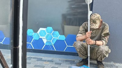 "Військовий сперся на милицю і чекав на автобус": ситуація на автостанції Тернопільщини
