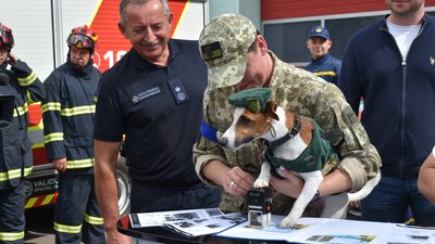 У Луцьку відбулось спецпогашення марки "Пес Патрон": гроші з продажів спрямують на благодійність У Луцьку відбулось спецпогашення марки "Пес Патрон": гроші з продажів спрямують на благодійність