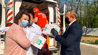 Кіровоградщина отримала чергову партію засобів захисту для медиків Кіровоградщина отримала чергову партію засобів захисту для медиків