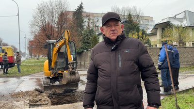 Частина міста на Волині — без води через аварію на центральному водогоні Частина міста на Волині — без води через аварію на центральному водогоні