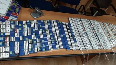 Чоловіка, що приховав від митників 20 блоків сигарет, затримали на кордоні з Румунією