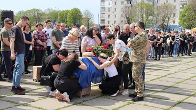 Прощання із загиблим військовим 