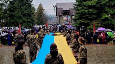 На Тернопільщині попрощалися з військовослужбовцем Ярославом Джерджом На Тернопільщині попрощалися з військовослужбовцем Ярославом Джерджом