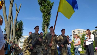 На Житомирщині вшановують пам'ять захисників України (ОНОВЛЕНО)