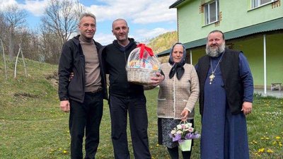 У Тячівській громаді зустріли звільненого з полону Михайла Гребенара