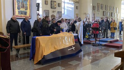У Полтаві прощаються із солдатом Дмитром Москаленком