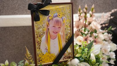 Прощання з 6-річною Єлизаветою Сорочишиною у Запоріжжі: фоторепортаж