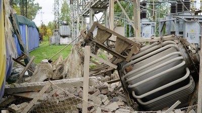 Підстанція "Південної залізниці" у Харкові після обстрілу 4 жовтня — фото Підстанція "Південної залізниці" у Харкові після обстрілу 4 жовтня — фото