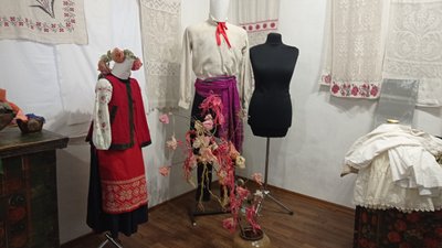На Полтавщині збирають гроші на охоронну систему для музею, який пограбували На Полтавщині збирають гроші на охоронну систему для музею, який пограбували