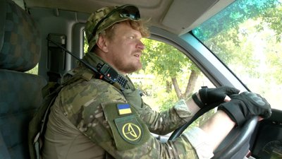 На фронт заради сина: як актор українського серіалу "Кріпосна" Олександр Печериця воює на Харківщині