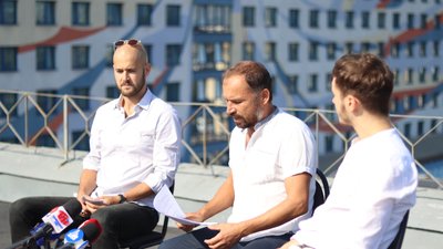 Вистави просто неба. У Франківську стартує новий театральний сезон Вистави просто неба. У Франківську стартує новий театральний сезон