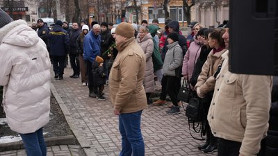 Кропивничани біля пам'ятної дошки братам Шульгиним, 29 січня 2024 року Кропивничани біля пам'ятної дошки братам Шульгиним, 29 січня 2024 року