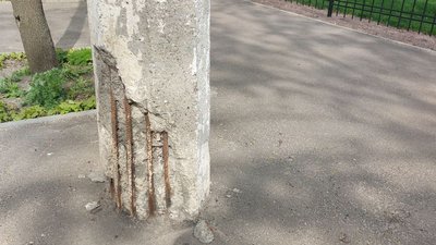 У Сумах 70 електроопор мають тріщини та сколи: як та коли їх ремонтуватимуть У Сумах 70 електроопор мають тріщини та сколи: як та коли їх ремонтуватимуть