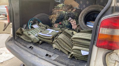 Здатні витримати постріли з кулемета: в Одесі волонтери виготовляють бронежилети. ВІДЕО Здатні витримати постріли з кулемета: в Одесі волонтери виготовляють бронежилети. ВІДЕО