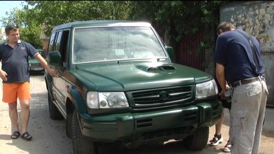 Рихтують, фарбують і повертають назад у зону ООС - вінницькі майстри ремонтують автівки з передової
