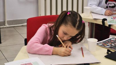 Створені власноруч екоторбинки учасники майстер-класу могли забрати з собою. Створені власноруч екоторбинки учасники майстер-класу могли забрати з собою.