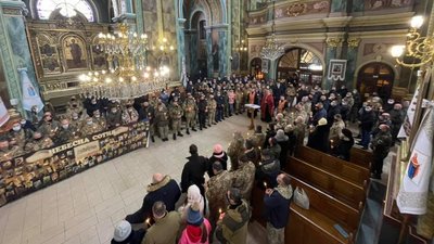 В Івано-Франківську вшанували героїв, полеглих на Майдані та у битві за Дебальцеве