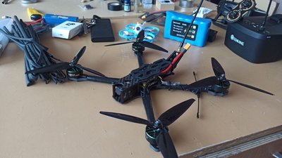 Черкаський волонтер виготовляє дрони для військових Черкаський волонтер виготовляє дрони для військових