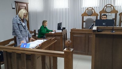 Суд виніс вирок водію, який збив батька з двома дітьми на пішохідному переході у Луцьку Суд виніс вирок водію, який збив батька з двома дітьми на пішохідному переході у Луцьку