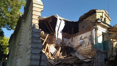 Російські війська обстріляли три райони Дніпропетровщини: сталася пожежа, ракета влучила в школу