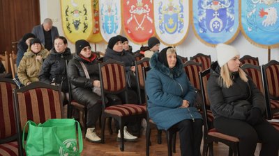 На Тернопільщині родини загиблих бійців отримали зарядні станції На Тернопільщині родини загиблих бійців отримали зарядні станції
