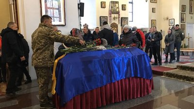 "Нікого не боявся і був сміливим": у Полтаві попрощалися із загиблим воїном Ігорем Гаращенком "Нікого не боявся і був сміливим": у Полтаві попрощалися із загиблим воїном Ігорем Гаращенком