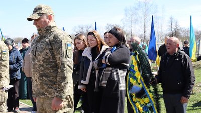 Був добровольцем: на Черкащині поховали військового Був добровольцем: на Черкащині поховали військового