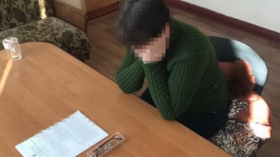 СБУ затримала двох інформаторок бойовиків на Донеччині. ФОТО СБУ затримала двох інформаторок бойовиків на Донеччині. ФОТО