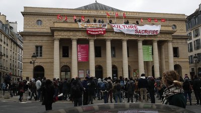 У Франції безробітні працівники культури захопили театр