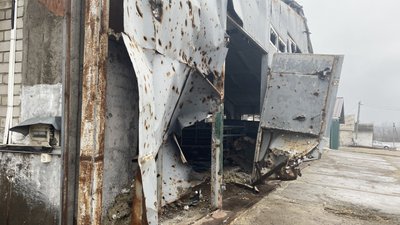 Раніше — 13 тонн молока щодня, нині — 400 літрів: як відновлюють ферму у Гусарівці після окупації та обстрілів Раніше — 13 тонн молока щодня, нині — 400 літрів: як відновлюють ферму у Гусарівці після окупації та обстрілів