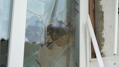 Атака на Чернігів: російський БпЛА влучив у приватний будинок