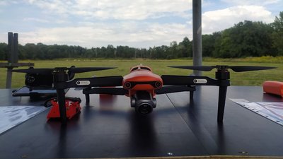 Військові Сумщини демонстрували бойові вильоти на безпілотниках Військові Сумщини демонстрували бойові вильоти на безпілотниках