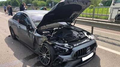На Київ – Чоп біля Рівного у ДТП втрапили два легковика і маршрутка На Київ – Чоп біля Рівного у ДТП втрапили два легковика і маршрутка