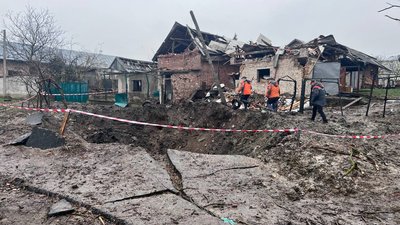 "Без вікон, повна хата уламків, скла" — у передмісті Львова через ракетні удари пошкоджені приватні будинки