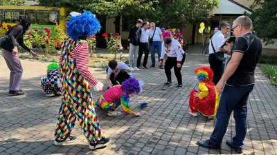 В Ужгороді у центрі "Дорога життя" організували свято до Дня захисту дітей