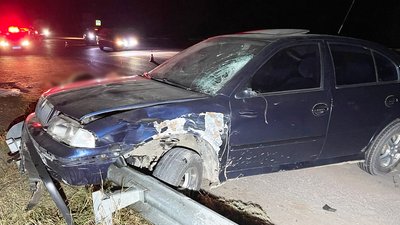 Автівка, яка наїхала на пішохода Автівка, яка наїхала на пішохода