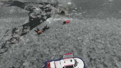 Черкаські рятувальники відпрацювали навички порятунку людей з-під криги