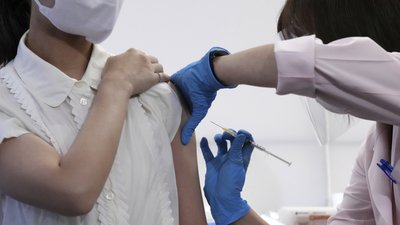 В столиці ОАЕ безкоштовно щеплюють туристів вакцинами проти COVID-19